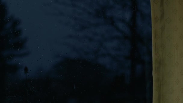 Gece Perdeleri Fırtınada Esiyor Geniş Zoom Çekimi Seçici Odak Noktası — Stok video
