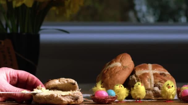 Easter Hot Cross Bun Colorful Decorations Medium Zoom Shot Selective — Stock Video