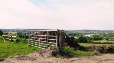 İngiltere 'deki Dewsbury kasabası geniş hava aracı zoom seçici odak noktası