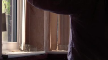 Disk 4k ekranında dikey perdeleri çekmek yavaş çekim seçici odak noktası
