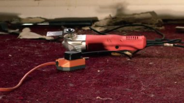 Elektrikli araç ile ev onarımı orta yakınlaştırma dolly çekim seçici odak