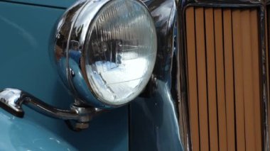 MG spor araba Klasik araba orta boy yakınlaştırma çekim seçici odak Dewsbury West Yorkshire İngiltere 28 Kasım 2024