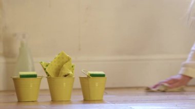 Süpürge süpürme odası ve orta boy 4k seçici odak noktası.