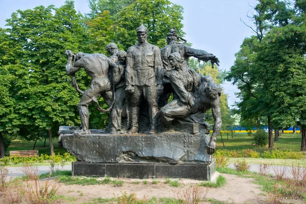 İç savaşta ölen Kızıl Ordu askerlerinin anıtı. Yüksek kalite fotoğraf