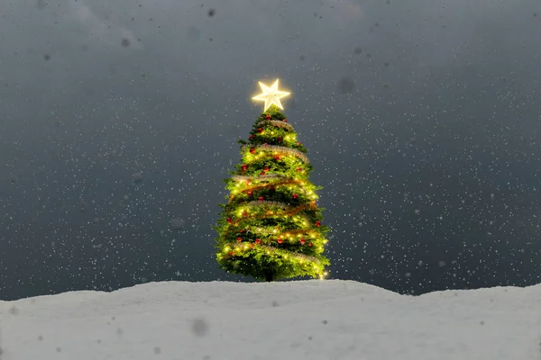 Arbre Noël Décoré Une Étoile Lumineuse Sur Paysage Enneigé Nuit — Photo
