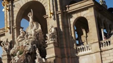 İspanya 'nın Barcelona kentindeki kalenin parkındaki anıt..