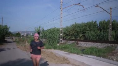 Barselona yakınlarındaki bir kırsal kesimde bir sporcunun sabah antrenmanı..