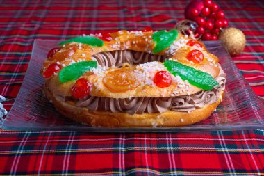 Çikolata Kremalı Rosca de Reyes Pastası