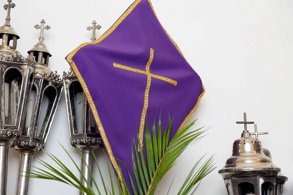 Holy Week Cross Covered Purple Fabric Period Lent Traditional Catholic — Stock Photo, Image