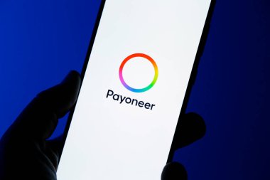 Minas Gerais, Brezilya - 2 Nisan 2023: Payonez Finansal Hizmetler uygulaması, illüstrasyon görüntüsü