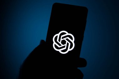 Minas Gerais, Brezilya - 09 Nisan 2023: cep telefonu ekranında ChatGPT 'nin resimsel görüntüsü