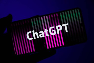 Minas Gerais, Brezilya - 09 Nisan 2023: cep telefonu ekranında ChatGPT 'nin resimsel görüntüsü