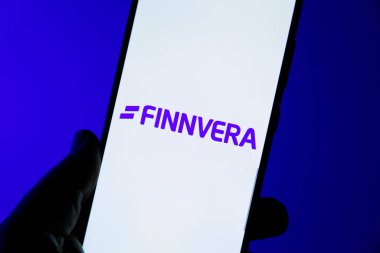Minas Gerais, Brezilya - 19 Nisan 2023: cep telefonu ekranında Finnvera şirketinin resimli görüntüsü