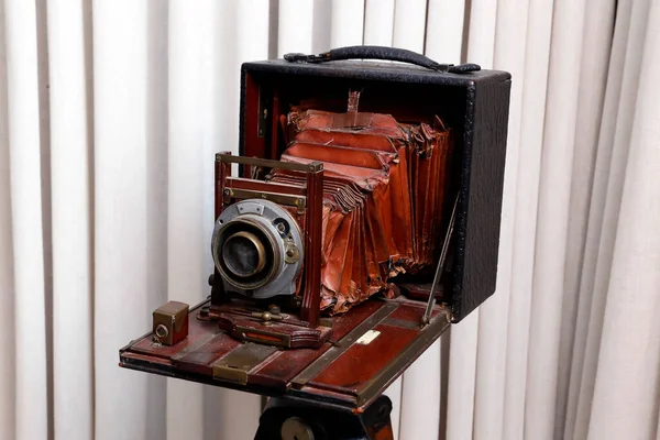 Παλιά Αναλογική Αναδιπλούμενη Πτυσσόμενη Κάμερα — Φωτογραφία Αρχείου