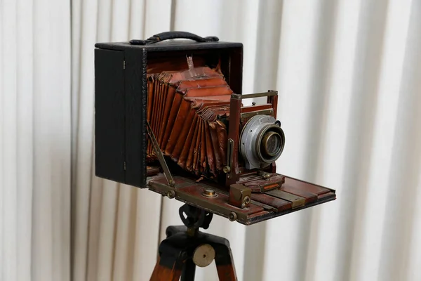 Starý Analogový Skládací Fotoaparát — Stock fotografie