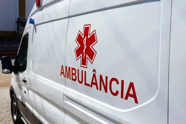 Descrição Carro Ambulância Genérico Com Letras Vermelhas Português Ambulancia — Fotografia de Stock