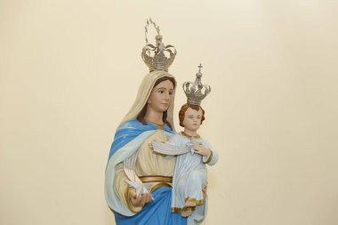Meryem Ana 'nın heykeli. Katolik dininde Tanrı' nın annesi. Denizcilerin koruyucu azizi Bakire Meryem.