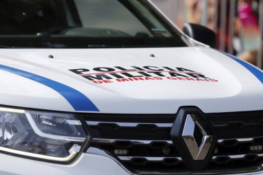 Minas Gerais, Brezilya - 19 Eylül 2024: Portekizce polis arabası tanımı: polis militari de minas gerais