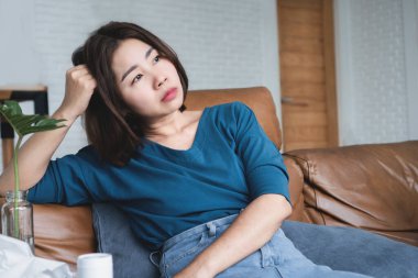 Depresyon, kaygı ve artık eğlenceli olmayan, eğlenceli olmayan üzgün Asyalı kadınlarda zihinsel sağlık bozuklukları kavramı