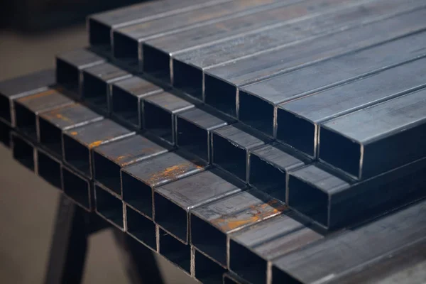Nşaat Malzemeleri Kaynak Işleri Için Kare Çelik Tüpler Profili Veya — Stok fotoğraf