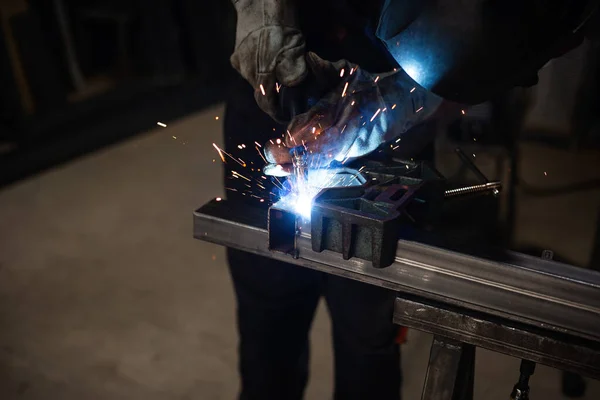 Man Welder Mig Tig Welding Craftsman Erecting Technical Steel Industrial — Stock Photo, Image
