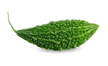 Beyaz arka planda izole edilmiş acı kabak. acı kabak kırpma yolu.                               