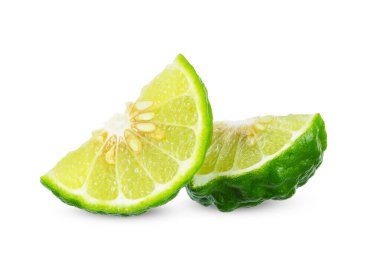 Beyaz arka planda izole edilmiş Bergamot dilimleri. bergamot kırpma yolu