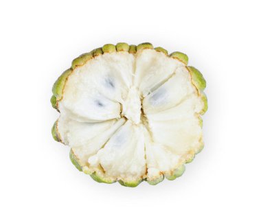 Beyaz arka planda yarım şekerli elma meyvesi. Şeker elma kırpma yolu