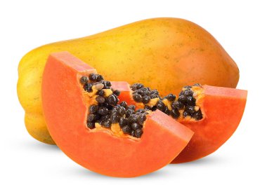 Beyaz arka planda izole edilmiş olgun papaya meyvesi. papaya kırpma yolu.