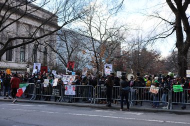 İran 'daki halka açık idamlara karşı protesto