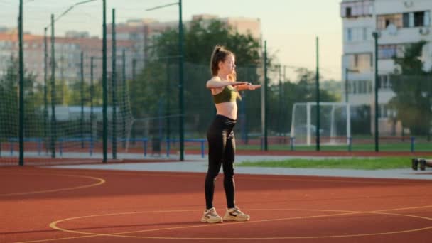 Sportowa Kobieta Biegająca Miejscu Trenująca Stadionie Koncepcja Sportu Fitness Aerobiku — Wideo stockowe