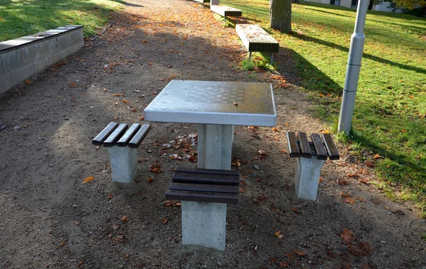 Park Bútorok Sakk Asztal Székek Négy Számára Készült Könnyű Fém — Stock Fotó
