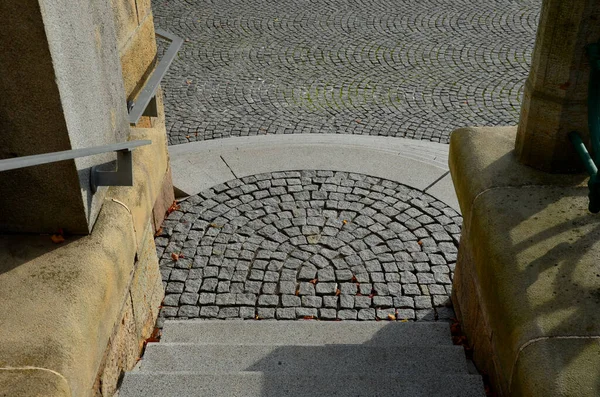 Treppe Zum Wasser Man Betritt Das Tor Durch Die Kreisförmig — Stockfoto