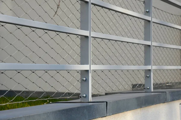 Corrimão Aço Inoxidável Parede Concreto Estacionamento Telhado Parafusos Ancorados Sótão — Fotografia de Stock