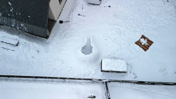 Muñeco Nieve Acostado Con Los Brazos Extendidos Sobre Espalda Sobre — Foto de Stock