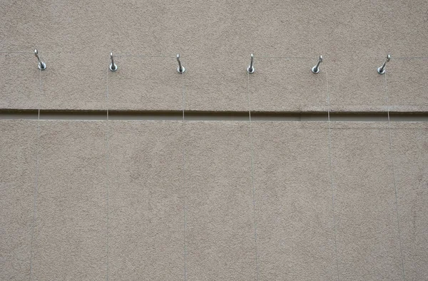 Metalowe Kratownice Wykonane Połączonych Sobą Kabli Stali Nierdzewnej Przymocowanych Ściany — Zdjęcie stockowe