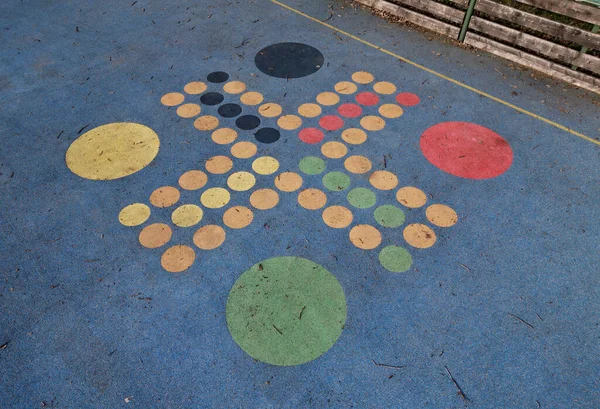 Multifunctionele Buitenspeeltuin Voor Balspelen School Groen Kunstgras Van Een Plastic — Stockfoto