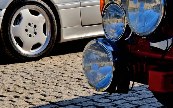 Velho Carro Corrida Vintage Com Luzes Nevoeiro Adicionais Pneus Dimensões — Fotografia de Stock