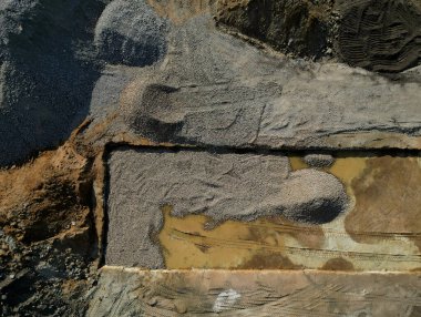 Daha büyük binalar için sızma blokları. Yan yana ve üst üste katlanır ve yatay bağlayıcılar kullanılarak bağlanırlar. Filtre boşluklarının, otoparkların ve yolların çatılarından gelen su hafif sıvı ayrıştırıcıları temizlemek için kullanılır.