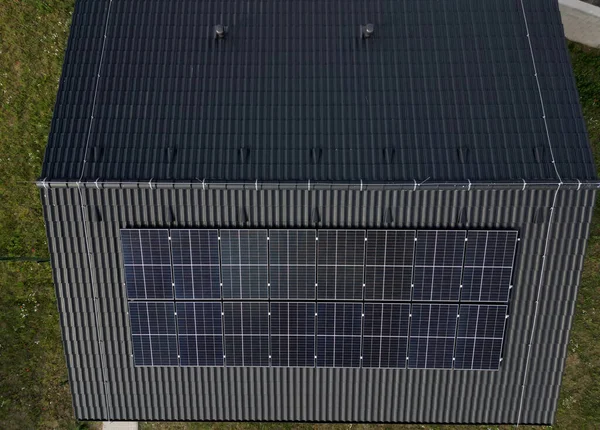 Paneles Solares Fotovoltaicos Para Hogar Solo Funcionan Cuando Hace Sol —  Fotos de Stock