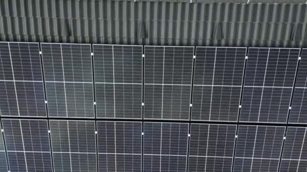 Paneles Solares Fotovoltaicos Para Hogar Solo Funcionan Cuando Hace Sol — Vídeos de Stock