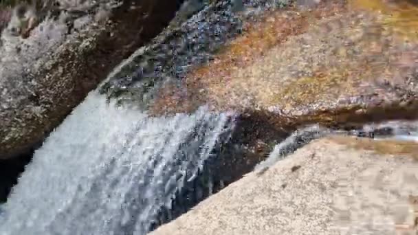 Ondoordringbare Kloven Met Watervallen Noordse Wildernis Houtkap Hier Onmogelijk Mechanisatie — Stockvideo