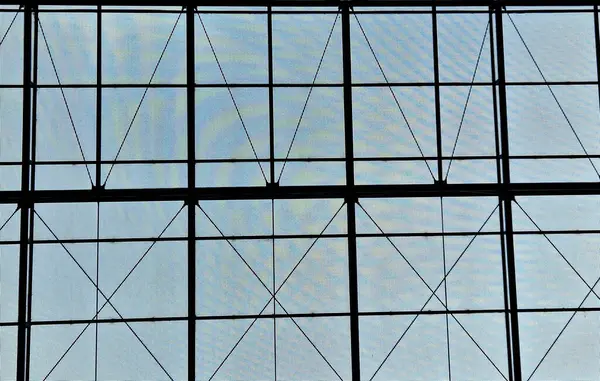 Puntal Techo Cristal Suspendido Sobre Entrada Del Edificio Estación Autobuses —  Fotos de Stock