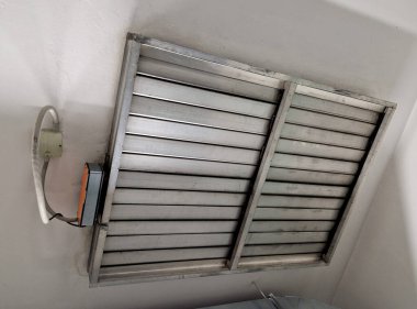 Servo sürücüsü sadece top kapakçıklarıyla uyumlu. Özellikler top vanasını hareket ettirirken aynı zamanda geri dönüş yayını işletim konumuna, otomatik havalandırma şebekesine gerer