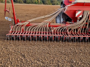Mısır, ayçiçeği, çalı fasulyesi, pul pul dökülmemiş pancar, cüce fasulyesi, soya fasulyesi, bezelye ve bir sürü tohum için evrensel duyarlılık tohumu makinesi. Kullanılabilir..