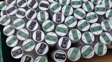 boşalma lambası, LED, doğrusal floresan ve kompakt floresan lambalar veya enerji tasarruf lambaları geri dönüşüm, cıva, madde için geri alma modu için toplama noktalarına teslim edilmelidir 