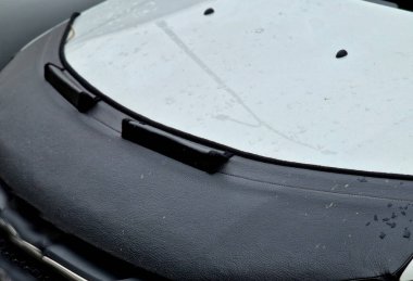 Kukuleta, uçan taşlar, böcekler ve tuza karşı koruma sağlar. Örtüler en kaliteli renkli plastikten yapılmıştır. Böylece hem yağmura hem de güneşe dayanıklıdırlar.