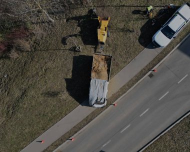 Çalı biçme makineleri özel özellikli operasyonlar, yüksek verimlilik ve operatör güvenliği ile tasarlanmıştır. Ağaççılar, müteahhitler ve ağaç bakımı küçük çaplı ağaç enkazını temizleme işlemi