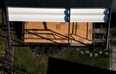Kış bahçeleri ve restoranlar için tasarlanmış Rolling Roof And Pergola Systems. Birçok yerli ve uluslararası projelerde uygulanmıştır. Sistemler tamamen bağlılık altında yapılmıştır..