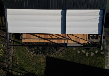 Kış bahçeleri ve restoranlar için tasarlanmış Rolling Roof And Pergola Systems. Birçok yerli ve uluslararası projelerde uygulanmıştır. Sistemler tamamen bağlılık altında yapılmıştır..